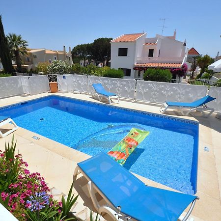 Well-Appointed Villa Is Situated In The Popular Resort Of Vilamoura Quarteira Zewnętrze zdjęcie