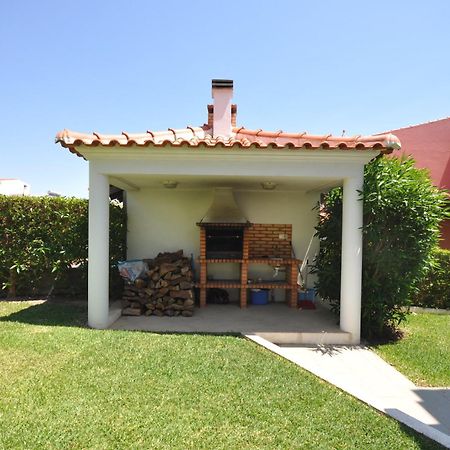 Well-Appointed Villa Is Situated In The Popular Resort Of Vilamoura Quarteira Zewnętrze zdjęcie