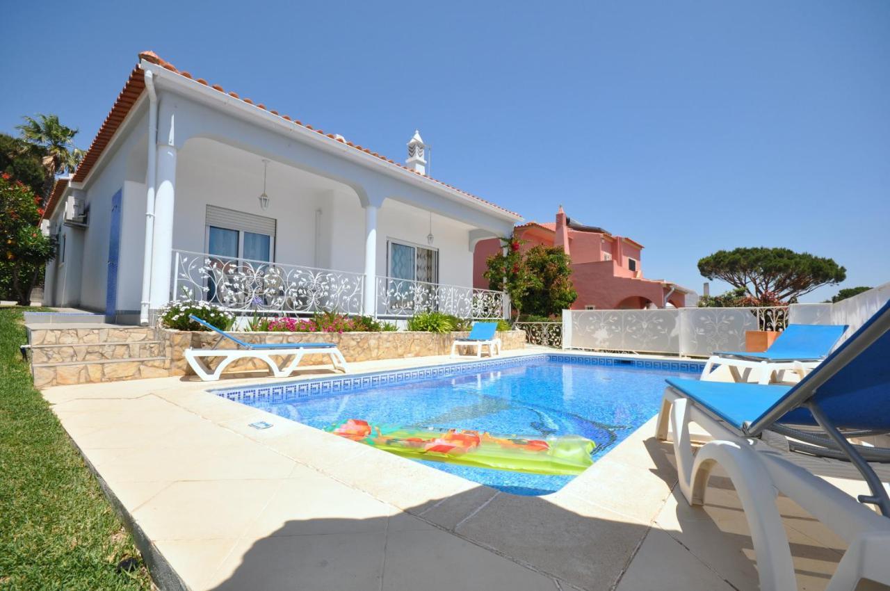 Well-Appointed Villa Is Situated In The Popular Resort Of Vilamoura Quarteira Zewnętrze zdjęcie