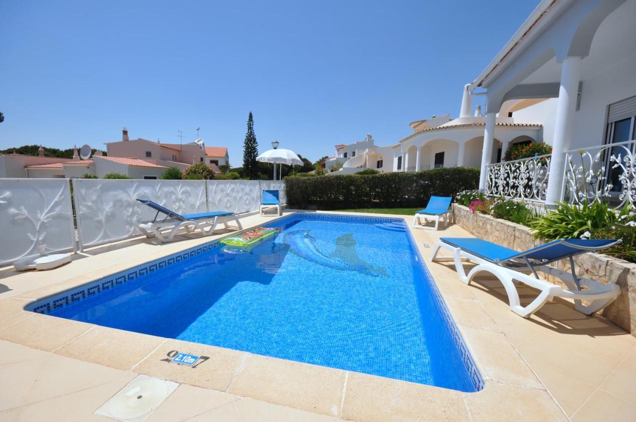 Well-Appointed Villa Is Situated In The Popular Resort Of Vilamoura Quarteira Zewnętrze zdjęcie