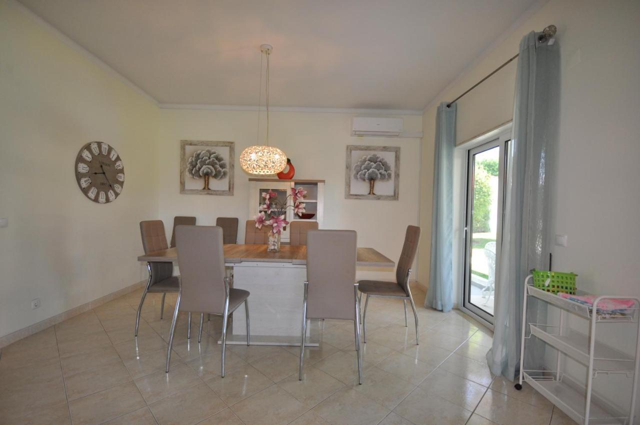 Well-Appointed Villa Is Situated In The Popular Resort Of Vilamoura Quarteira Zewnętrze zdjęcie