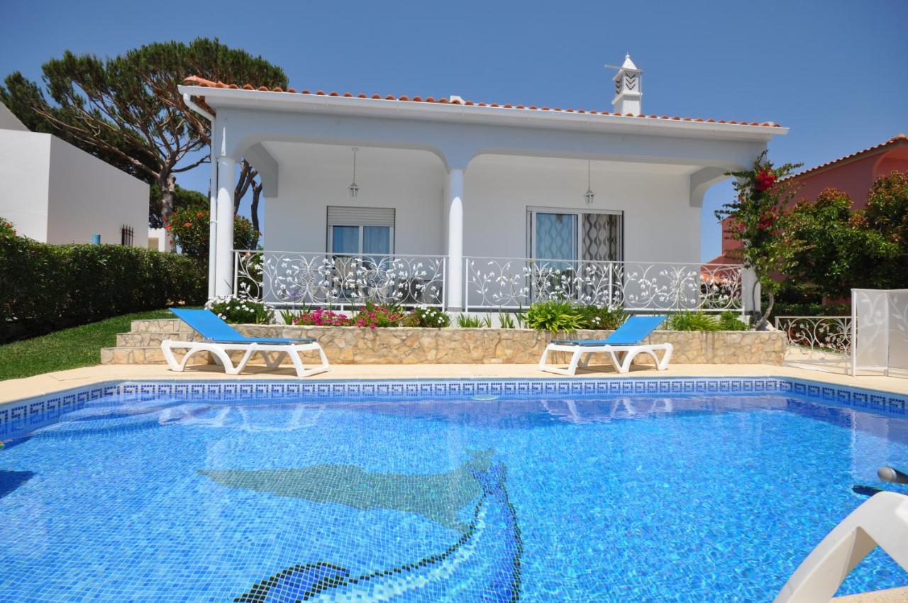 Well-Appointed Villa Is Situated In The Popular Resort Of Vilamoura Quarteira Zewnętrze zdjęcie